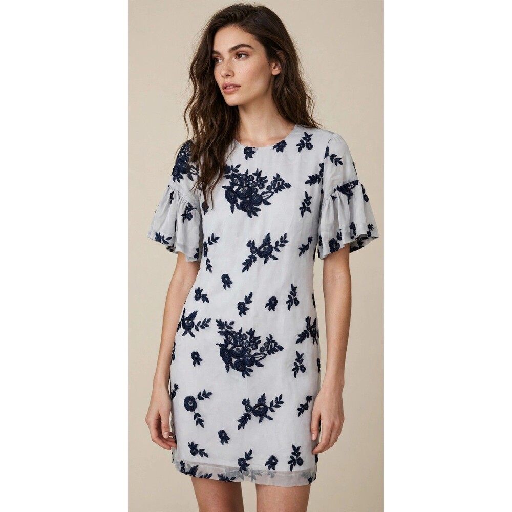 Banana Republic Gray Floral Embroidered Bell Sleeve Dress Womens Size 4 Romantic